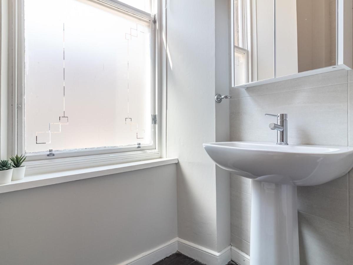 Pass The Keys Spacious And Homely Flat On The Royal Mile EDI Exteriér fotografie